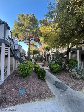 Photo #2: 2777615 Listing 