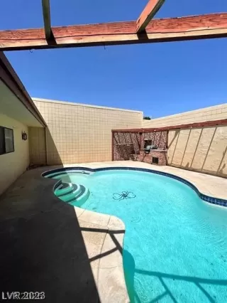 Photo #5: 2777630 Listing 