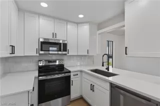 Photo #2: 2777691 Listing 