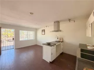 Photo #4: 2777692 Listing 