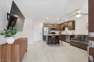 Photo #5: 2777708 Listing 