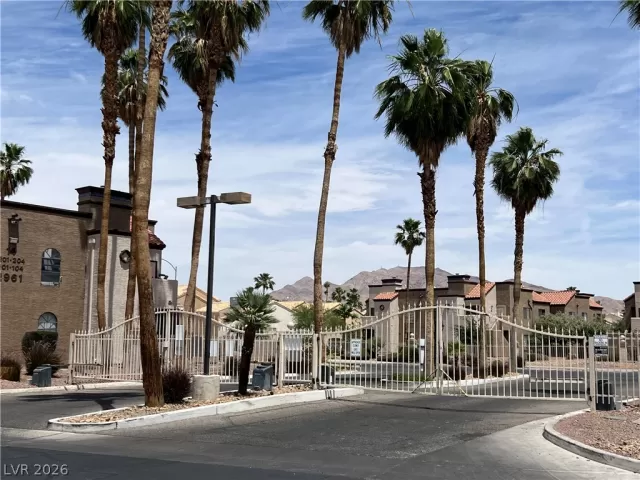 MLS: 2777732 Condo For Sale