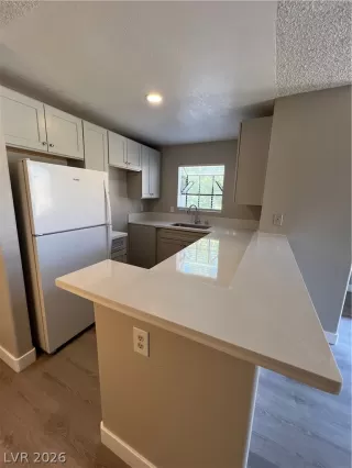 Photo #3: 2777732 Listing 