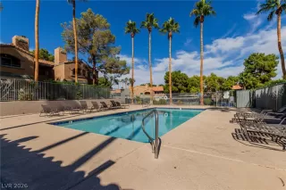 Photo #4: 2777777 Listing 