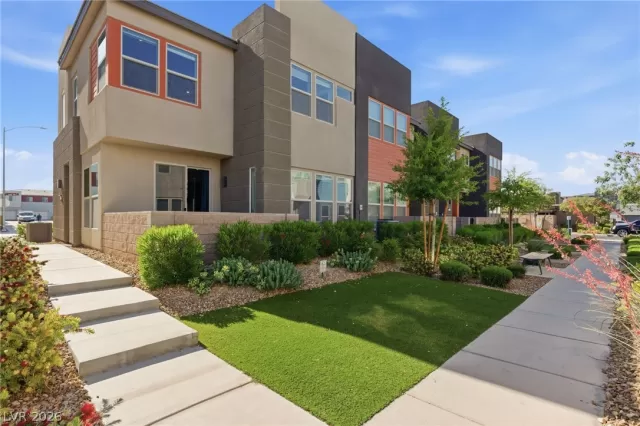 MLS: 2777786 Condo For Sale