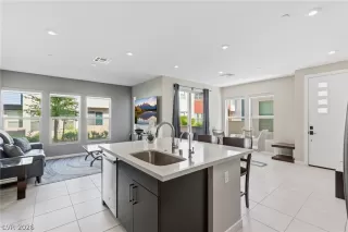 Photo #3: 2777786 Listing 