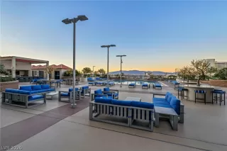 Photo #4: 2777818 Listing