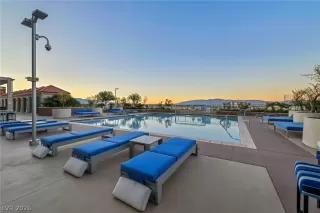 Photo #6: 2777818 Listing