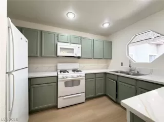 Photo #2: 2777879 Listing 