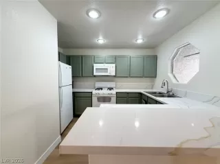 Photo #3: 2777879 Listing 