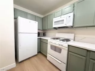 Photo #4: 2777879 Listing 