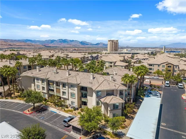 MLS: 2777881 Condo For Sale