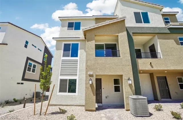 MLS: 2777918 Condo For Sale