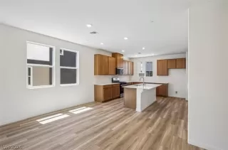 Photo #5: 2777918 Listing 