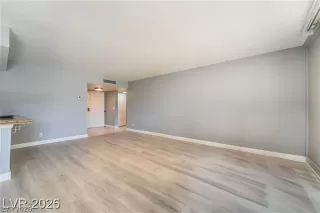 Photo #6: 2777932 Listing 