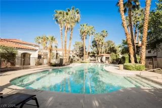 Photo #3: 2778083 Listing 
