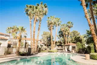 Photo #4: 2778083 Listing 