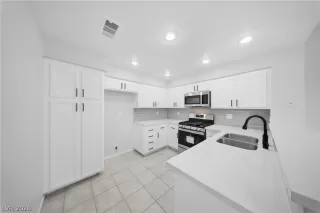 Photo #4: 2778126 Listing 