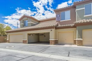 Photo #3: 2778135 Listing