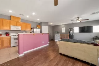 Photo #5: 2778136 Listing 