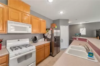 Photo #6: 2778136 Listing 