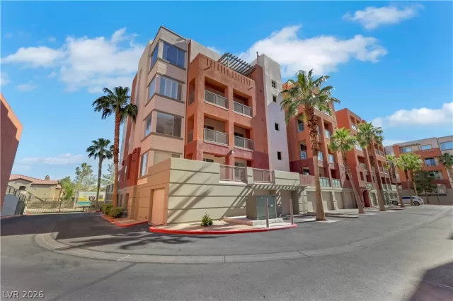 MLS: 2778146 Condo For Sale