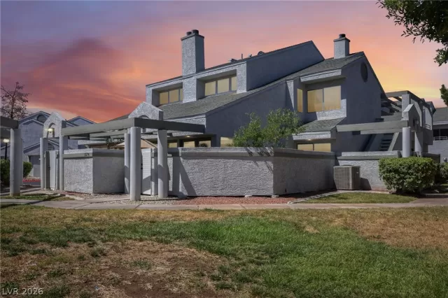MLS: 2778267 Condo For Sale