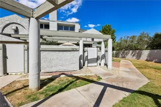 Photo #3: 2778267 Listing