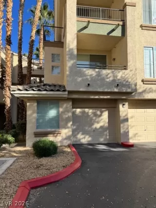 Browse active condo listings in VISTANA