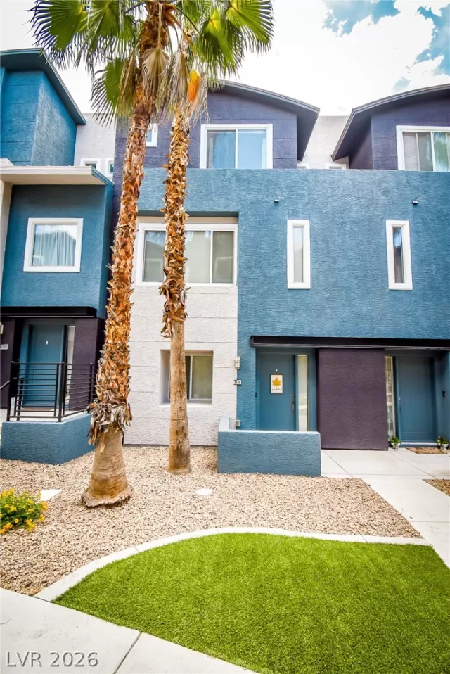 MLS: 2778291 Condo For Sale