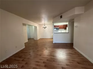 Photo #5: 2778347 Listing 