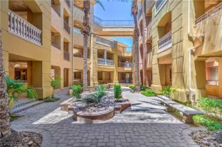 Photo #4: 2778646 Listing 