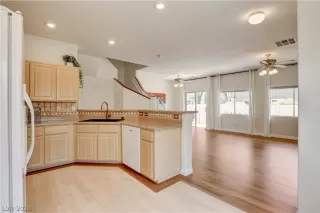 Photo #5: 2778687 Listing 