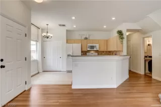 Photo #6: 2778687 Listing 