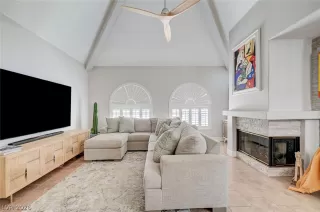 Photo #4: 2778715 Listing