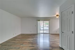 Photo #4: 2778957 Listing 