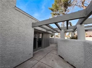 Photo #4: 2778972 Listing 