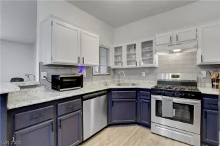 Photo #1: 2779059 Listing 