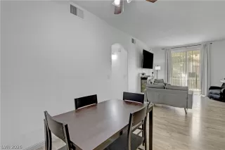 Photo #6: 2779059 Listing 