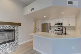 Photo #3: 2779088 Listing 
