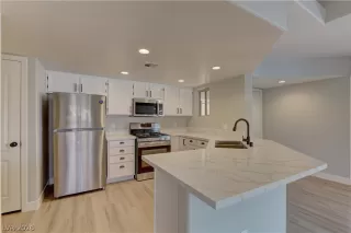 Photo #4: 2779088 Listing 