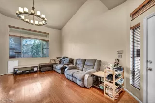 Photo #4: 2779161 Listing 