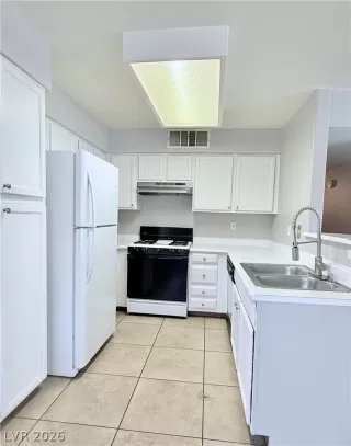 Photo #3: 2779192 Listing 