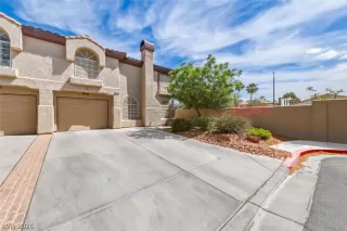 Photo #3: 2779212 Listing