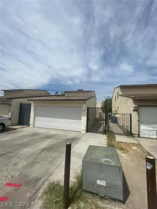 Photo #1: 2779282 Listing 
