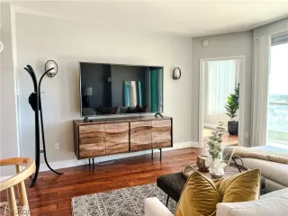 Photo #6: 2779284 Listing