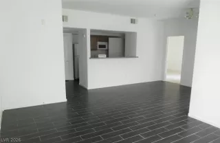 Photo #3: 2779331 Listing 