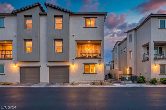 MLS: 2779378 Condo For Sale