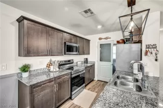Photo #3: 2779378 Listing 
