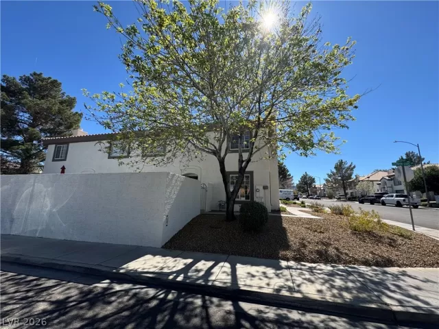 MLS: 2779392 Condo For Sale